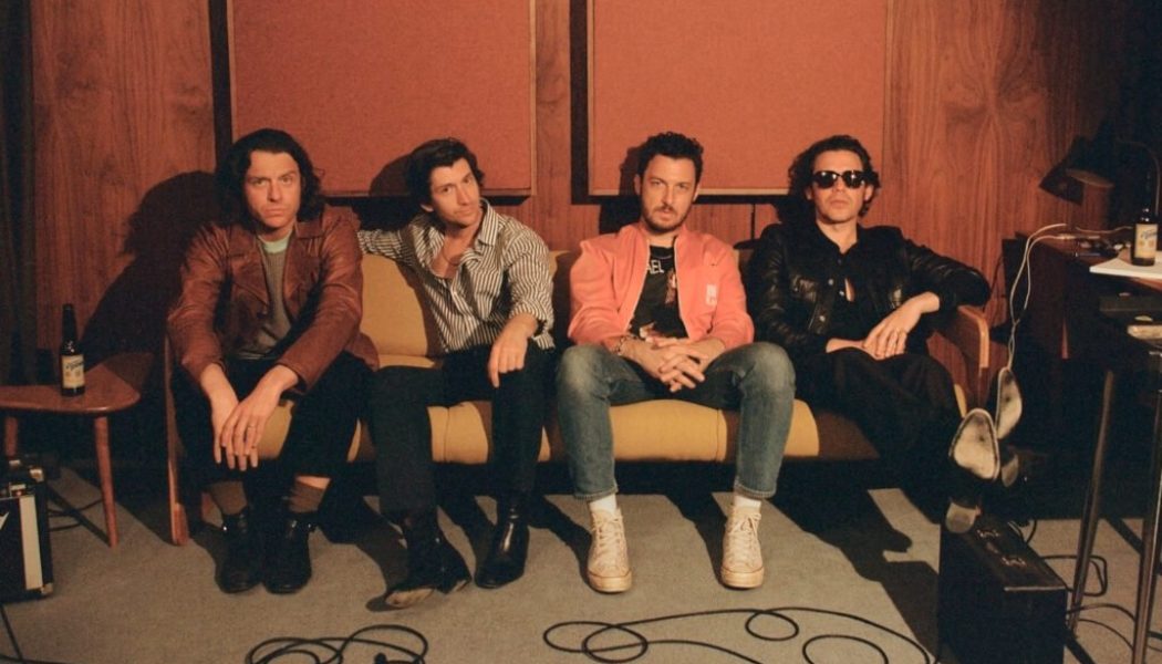 Arctic Monkeys Release New Single ‘There’d Better Be a Mirrorball’