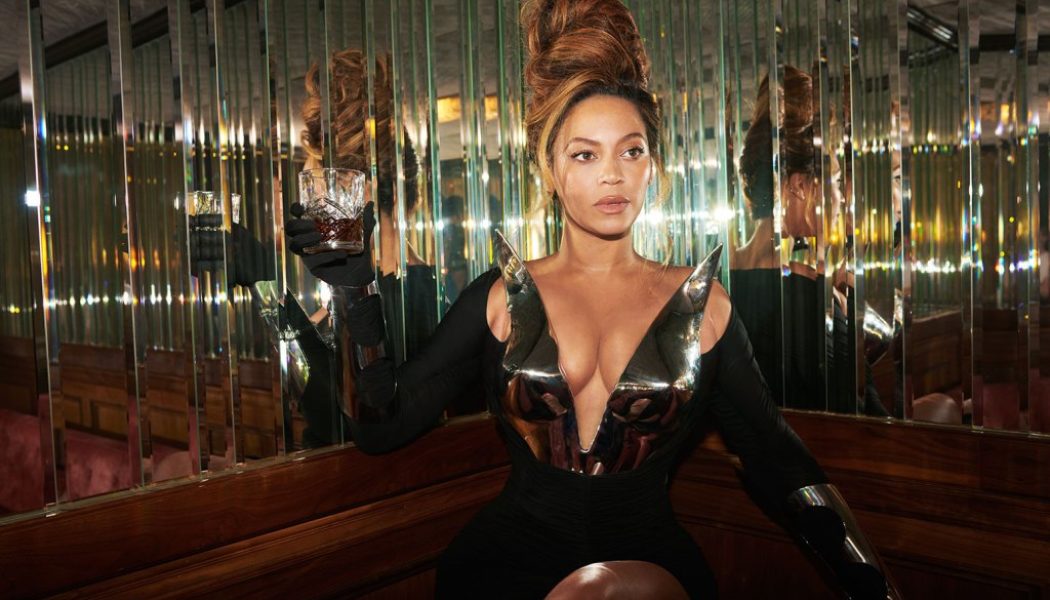 Beyonce Challenges LF System For U.K. Singles Chart Crown