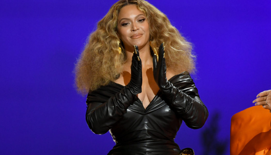 Beyoncé Joins The Isley Brothers for ‘Make Me Say It Again’ Update