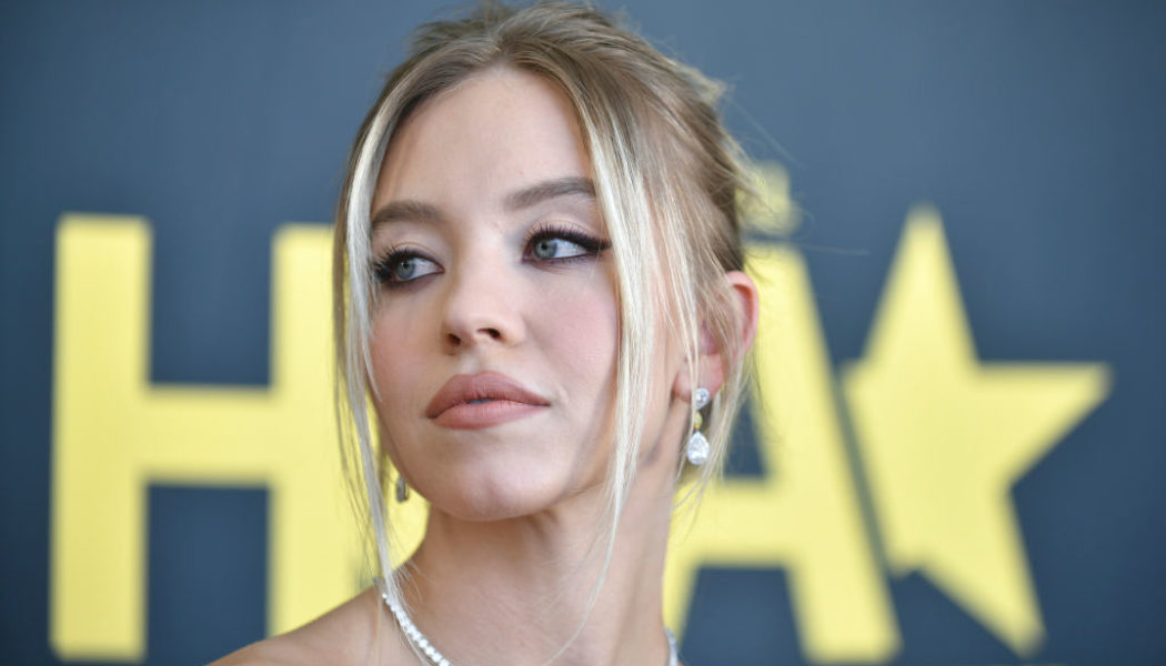 ‘Euphoria’ Actress Sydney Sweeney’s Family Gives MAGA Vibes, Twitter Stir Frying Her