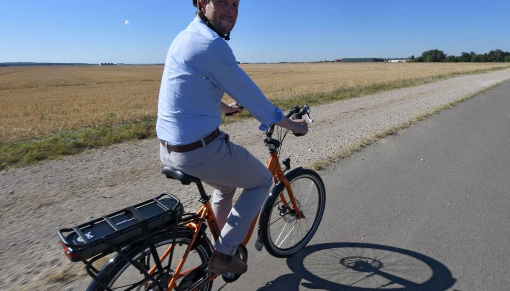 France is giving €4,000 to people who trade in their car for an e-bike