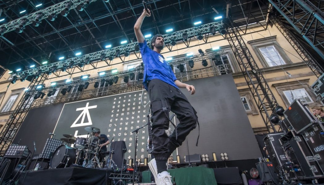 Kasabian Scores Sixth U.K. Chart Leader With ‘The Alchemist’s Euphoria’