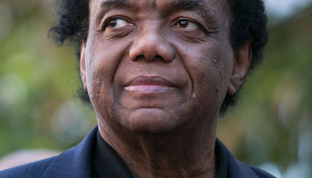 Legendary Motown Songwriter Lamont Dozier Dies at 81