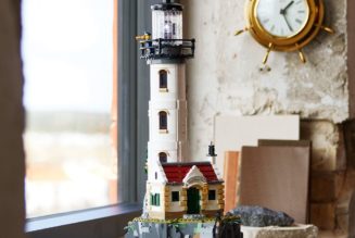 Lego’s new motorized lighthouse has a working fresnel lens