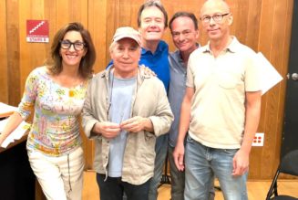 Paul Simon Helps Singer With ‘Old Friends’ While Working on New LP