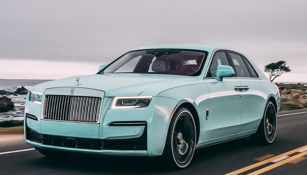 Rolls-Royce Unveils Its 2022 Pebble Beach Collection