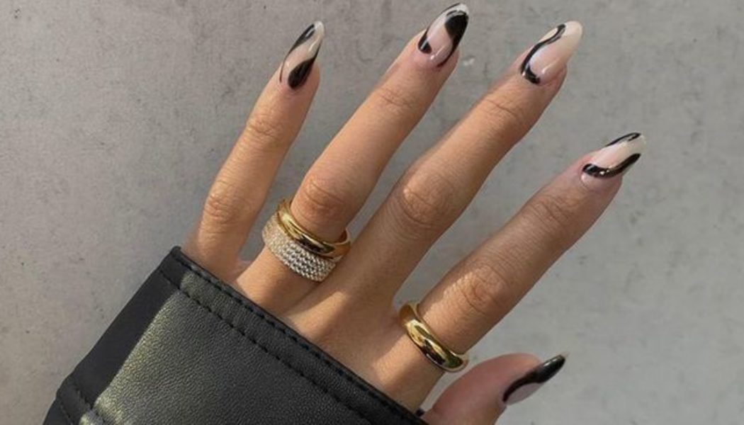 Rosie HW’s Manicurist Just Filled Me In on the 8 Coolest Autumn Nail Art Trends