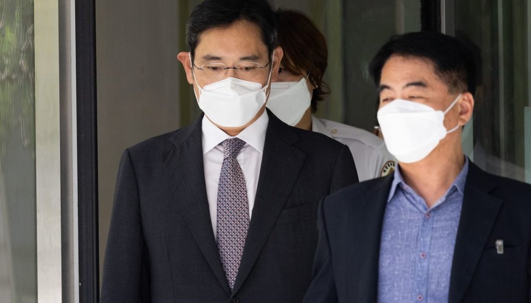 Samsung heir pardoned for crimes, just like his father