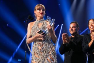 Taylor Swift Is First Artist to Achieve This VMAs Feat, Plus Other 2022 Record Setters