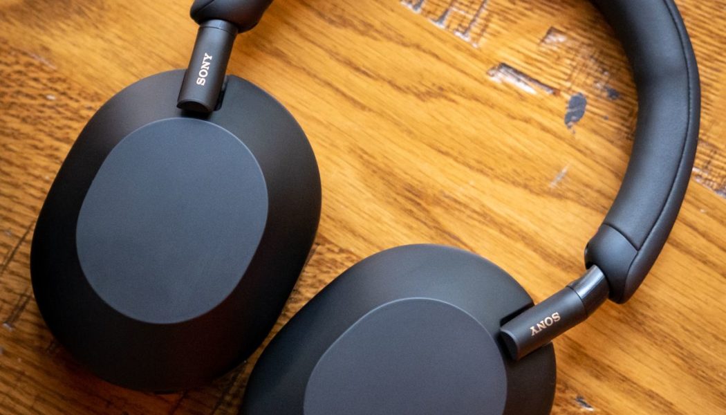 The Sony WH-1000XM5 headphones just got their first discount at Woot