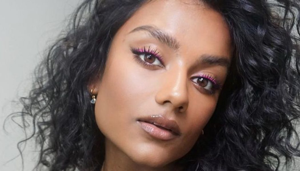 This Trending Eye Makeup Look Is So Easy To Recreate