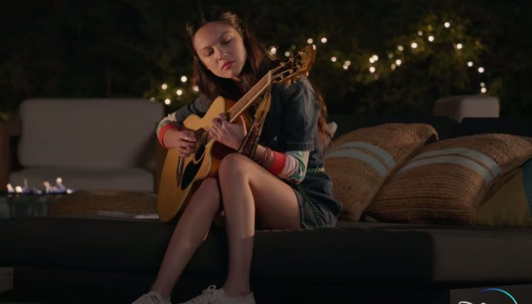 Watch Olivia Rodrigo Sing About a New Chapter Ahead of ‘HSMTMTS’ Exit