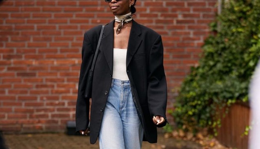 11 Stylish Ways to Wear a Blazer With Jeans This Autumn