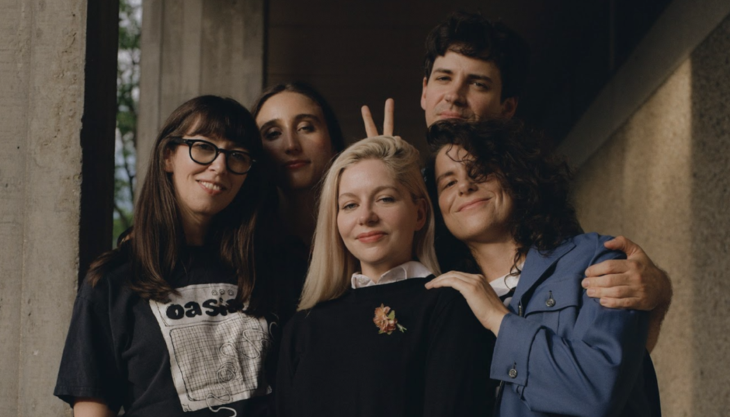 Alvvays Share New Songs “Belinda Says” and “Very Online Guy”: Listen