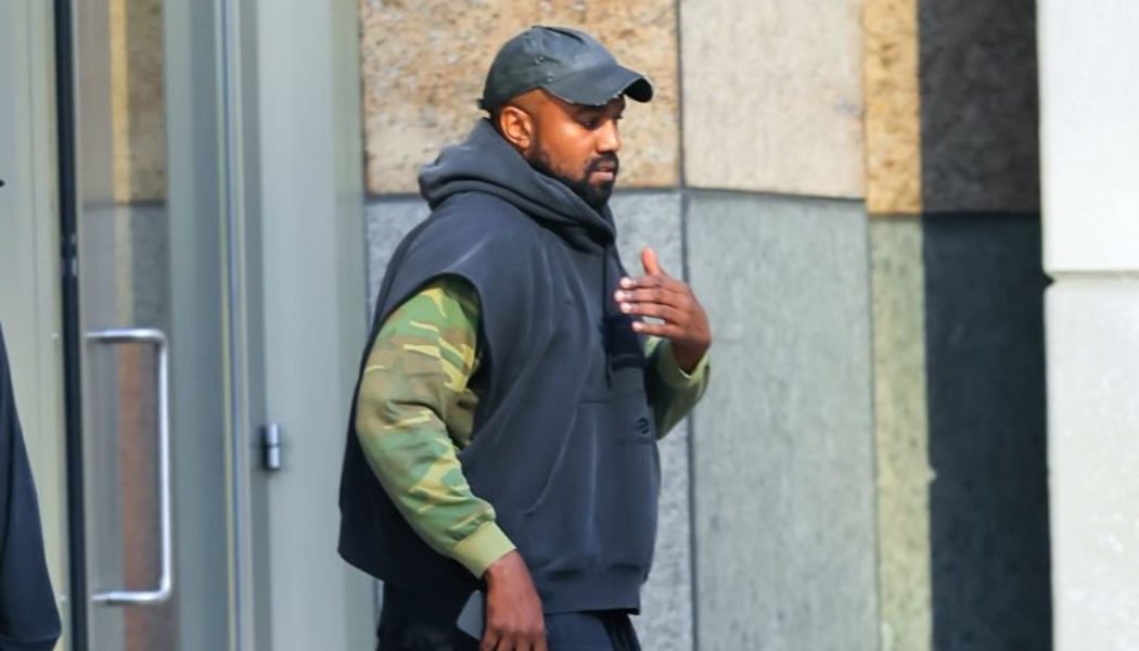 Did Ya Get The Memo?: Kanye West Calls Out The Gap For Excluding Him From Meetings