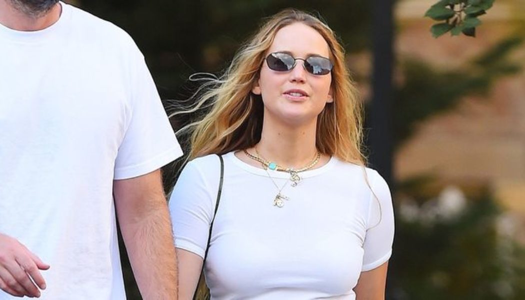 Jennifer Lawrence Wore the It Flats Fellow New Yorker Zoë Kravitz Also Swears By