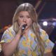 Kelly Clarkson Says ‘Bye Bye’ with Jo Dee Messina’s Classic Country Hit for ‘Kellyoke’