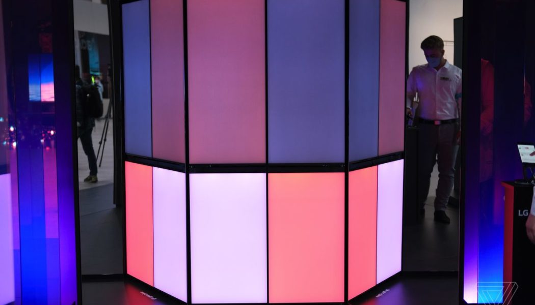 LG’s MoodUp is a fridge that’s as flashy on the outside as I feel on the inside