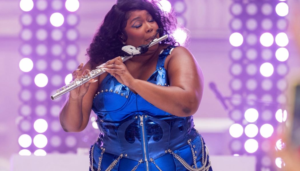 Lizzo Kicks It Seriously Old School By Ripping Solo on James Madison’s Crystal Flute