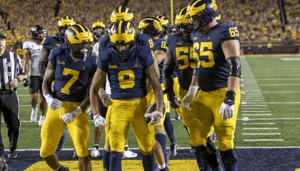 Michigan Wolverines-Iowa Hawkeyes Same Game Parlay Picks With $1000 NCAAF Free Bet