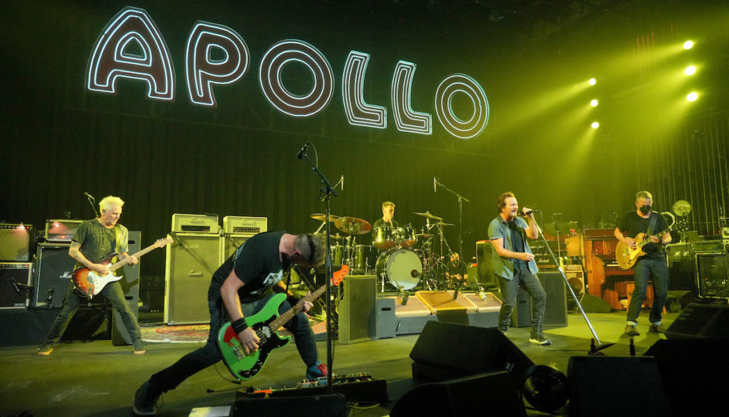 Pearl Jam Take Over Apollo Theater for SiriusXM’s Small Stage Series: Recap, Photos and Setlist