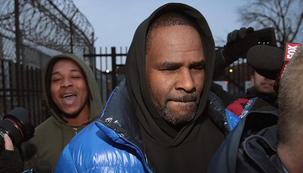 R. Kelly to Pay $309,000 in Restitution to Victims in New York Federal Case