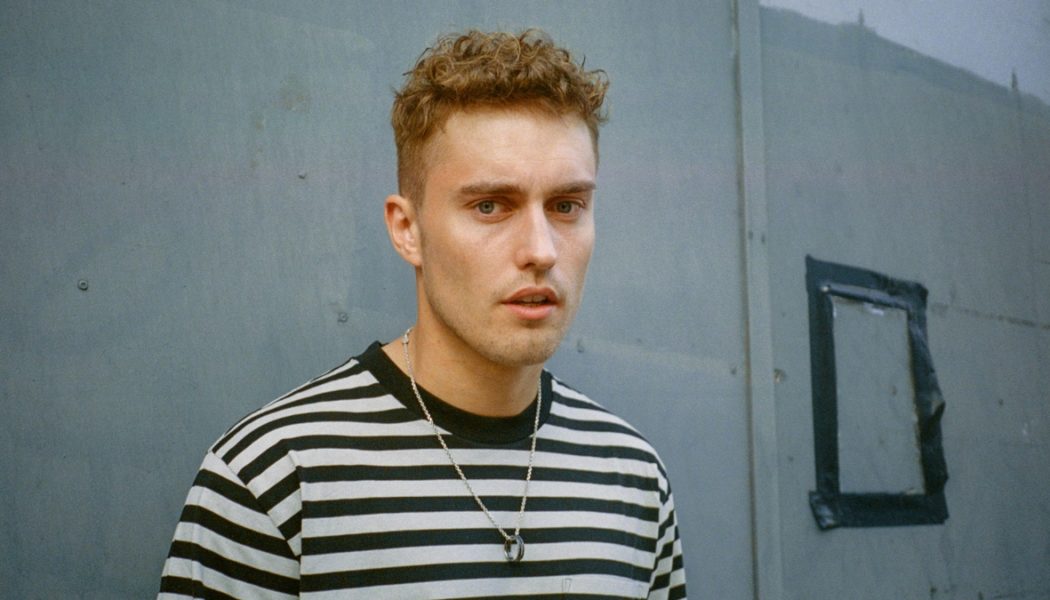 Sam Fender Cancels Remaining US Tour Dates to “Look After” Mental Health