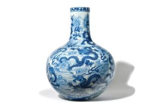 $2,000 USD Chinese Vase Stuns Auction House by Selling for $9 Million USD