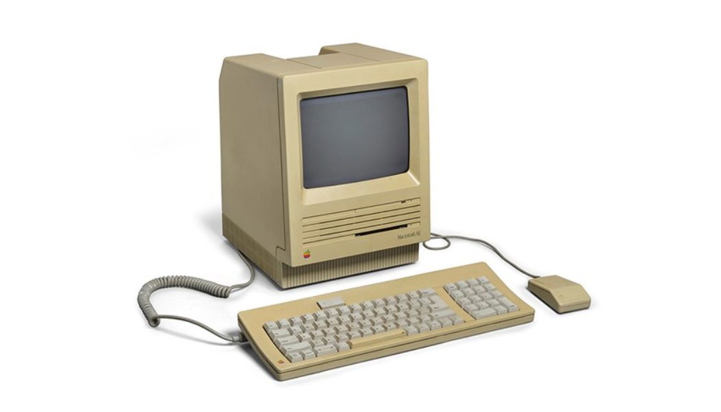 A Macintosh SE Computer Used by Steve Jobs in 1987 Is Up for Auction