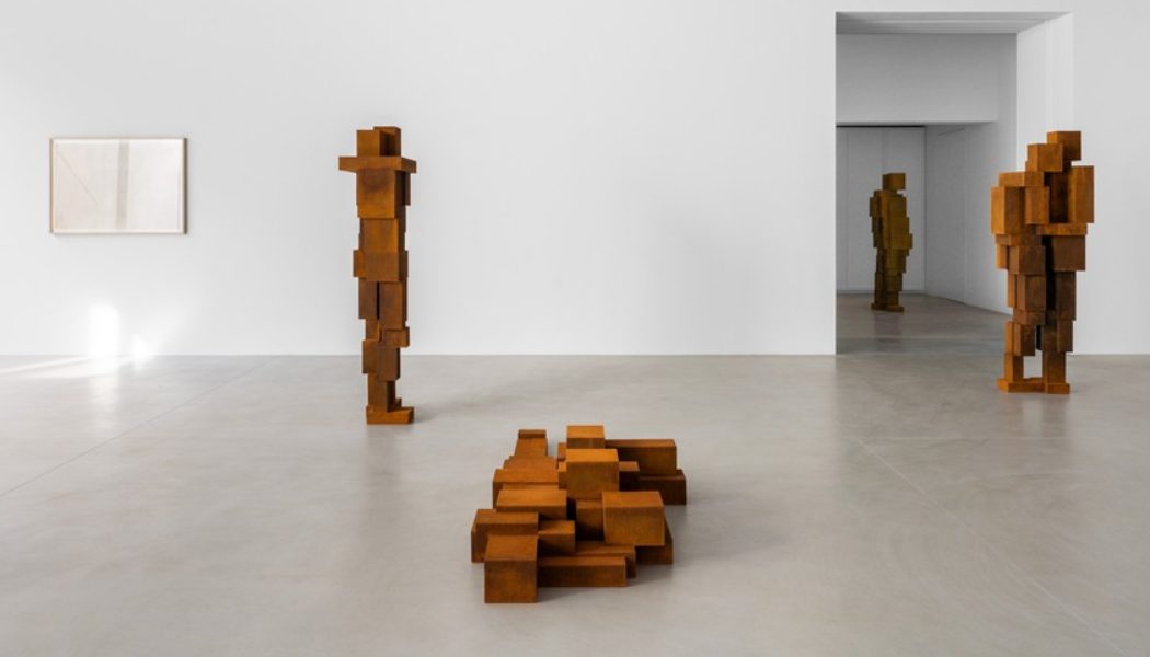 Antony Gormley Presents ‘BODY FIELD’ at Xavier Hufkens