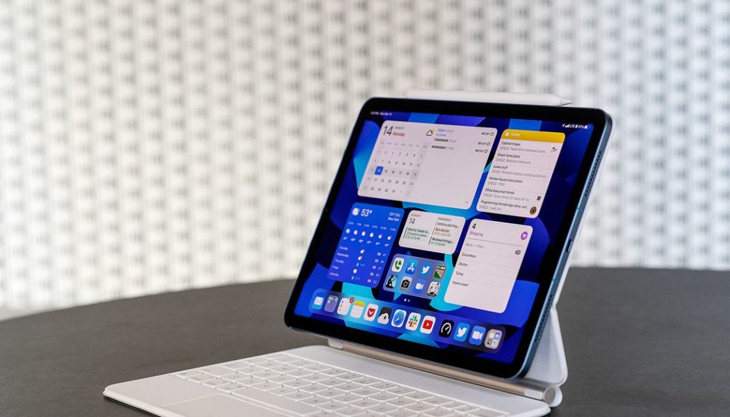 Apple reportedly wants to turn the iPad into a smart display with a new dock