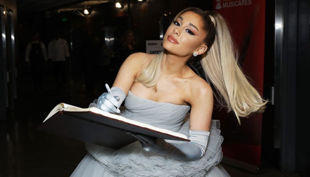 Ariana Grande Debuts Blonde Hair Ahead of Playing Glinda in ‘Wicked’ Movie: See the Photo