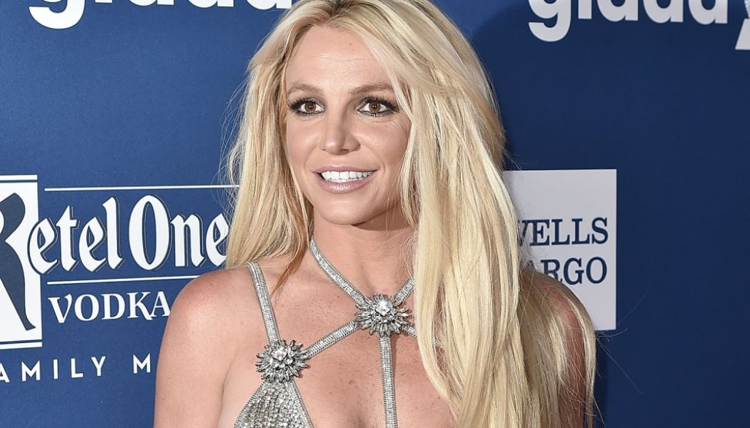 Britney Spears Says Her Mom ‘Slapped Me So Hard’ After Night of Partying With Paris Hilton and Lindsay Lohan