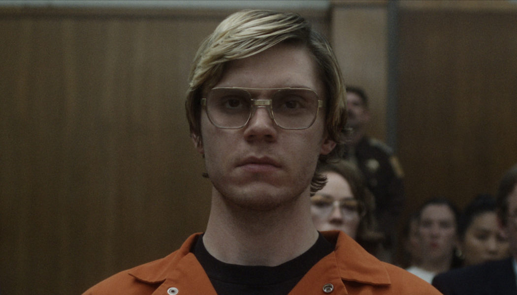 Evan Peters Stayed in Character as Jeffrey Dahmer for Months While Shooting Netflix Show