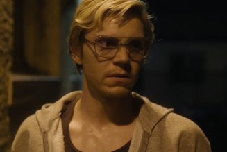 Evan Peters Stayed in Character “For Months” to Prepare for ‘Dahmer – Monster: The Jeffrey Dahmer Story’