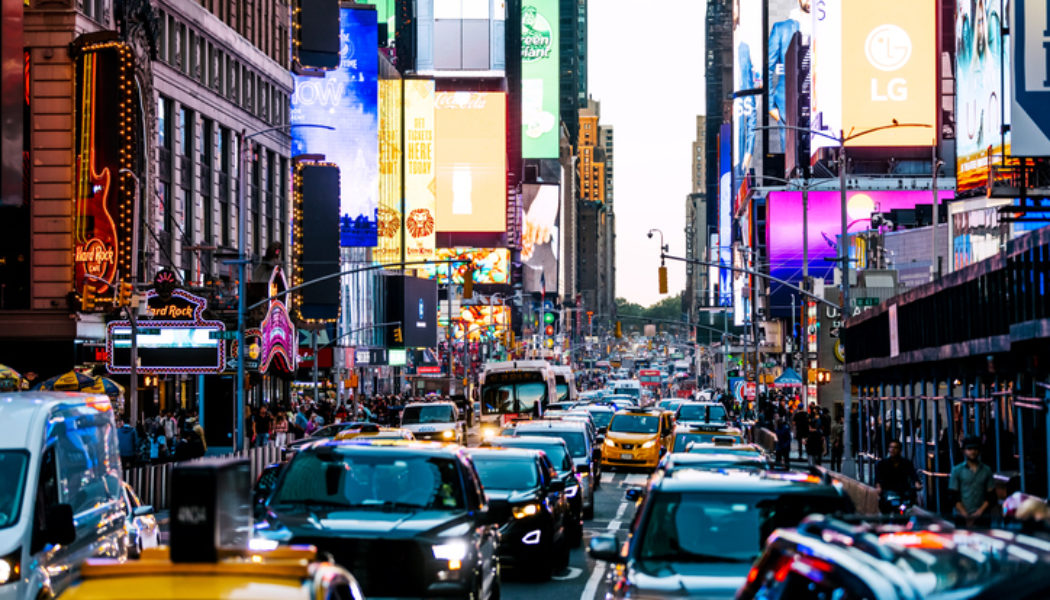 Group Of Women Dressed As Aliens Assault & Rob Two Women In Times Square