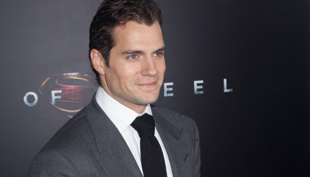 Henry Cavill Officially Returns As Superman In DCEU