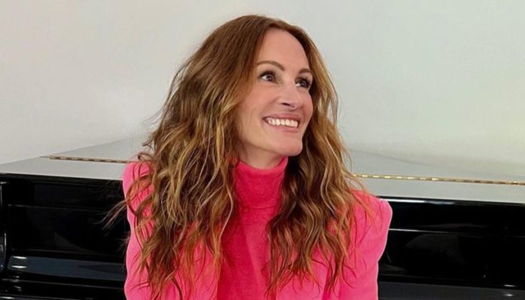 Julia Roberts’s Style Is On Fire Right Now—6 Trends She Consistently Wears