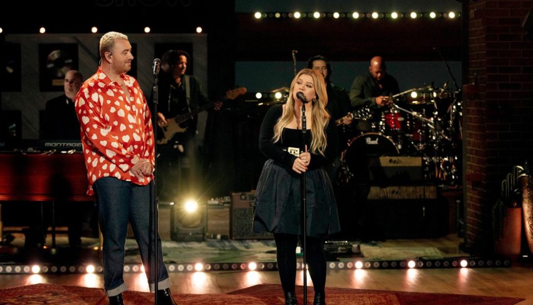 Kelly Clarkson & Sam Smith’s Kellyoke Duet Is a ‘Breakaway’ Smash: Watch