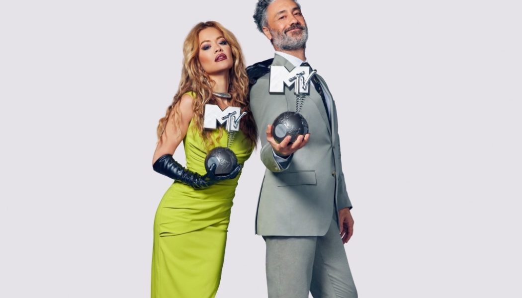 Rita Ora & Taika Waititi Set to Co-Host 2022 MTV EMAs