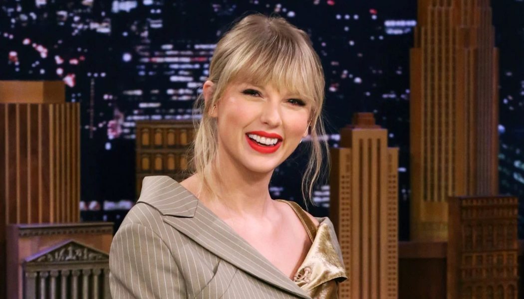 Taylor Swift to Appear on The Tonight Show Following Release of New Album Midnights