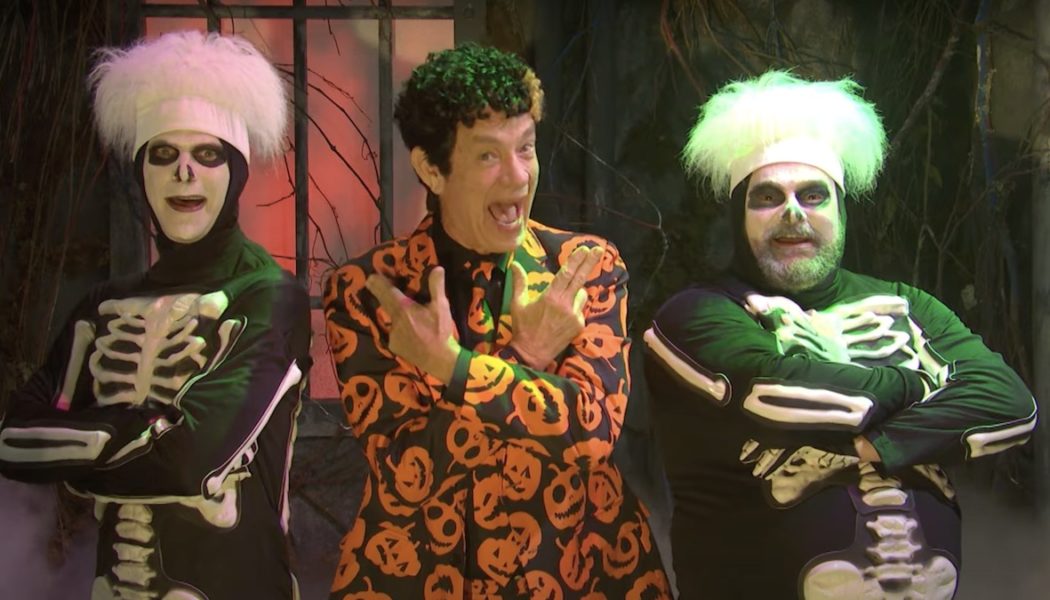 Tom Hanks Returns As David S. Pumpkins on SNL: Watch