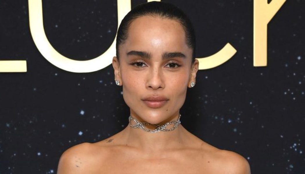 Zoë Kravitz’s Simple Dress-and-Shoe Pairing Will Never Go Out of Style—Ever