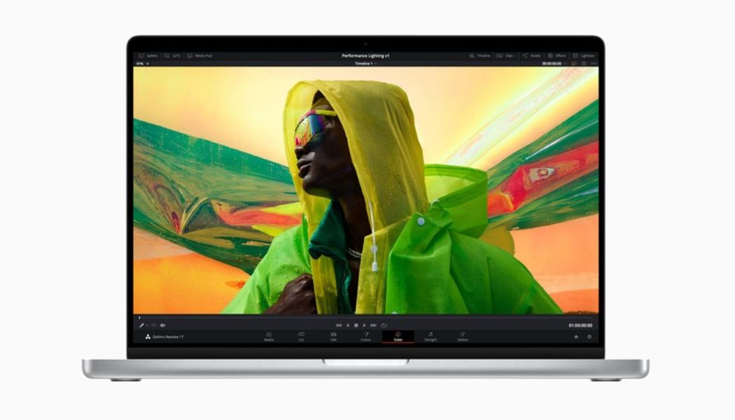 Apple Is Reportedly Planning To Launch M2 MacBook Pros in Early 2023