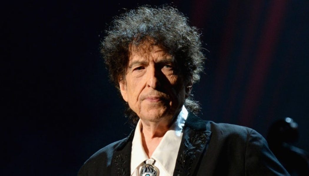 Bob Dylan Addresses Book Signature Controversy