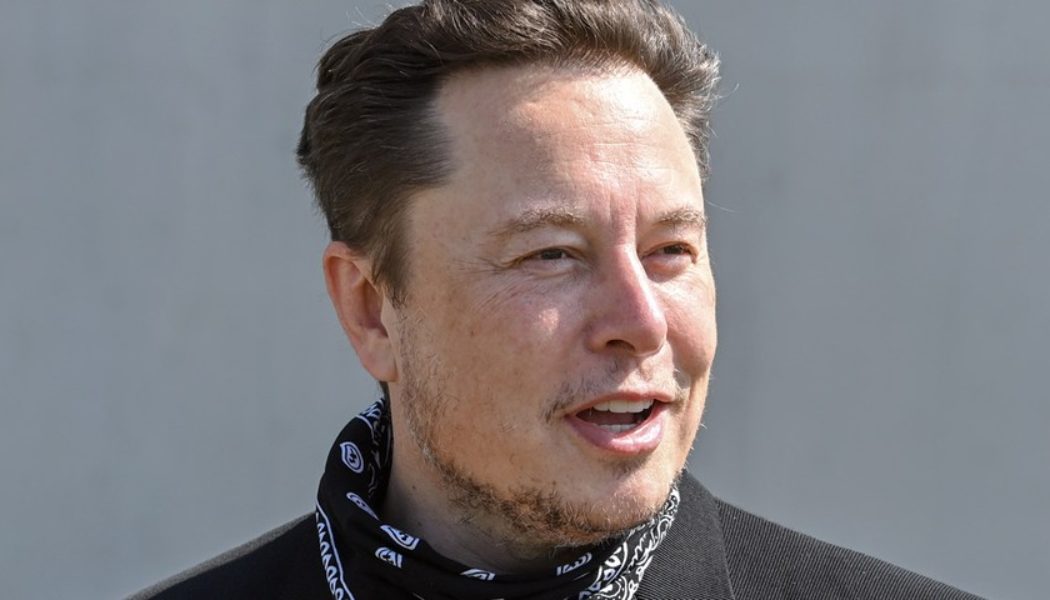 Elon Musk Says $8 USD Twitter Blue Subscription Will Provide Verification, Fewer Ads and More