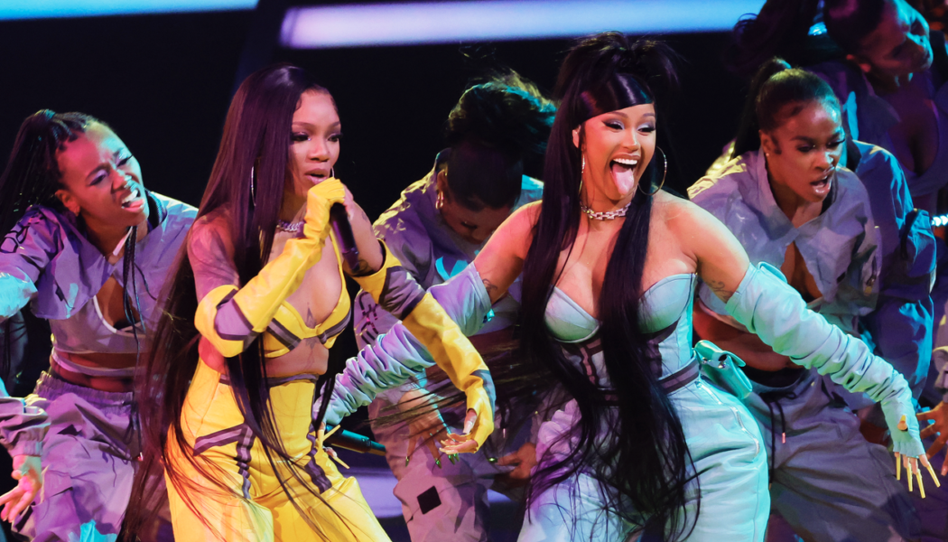 Glorilla Performs “Tomorrow 2” With Cardi B at the 2022 American Music Awards: Watch