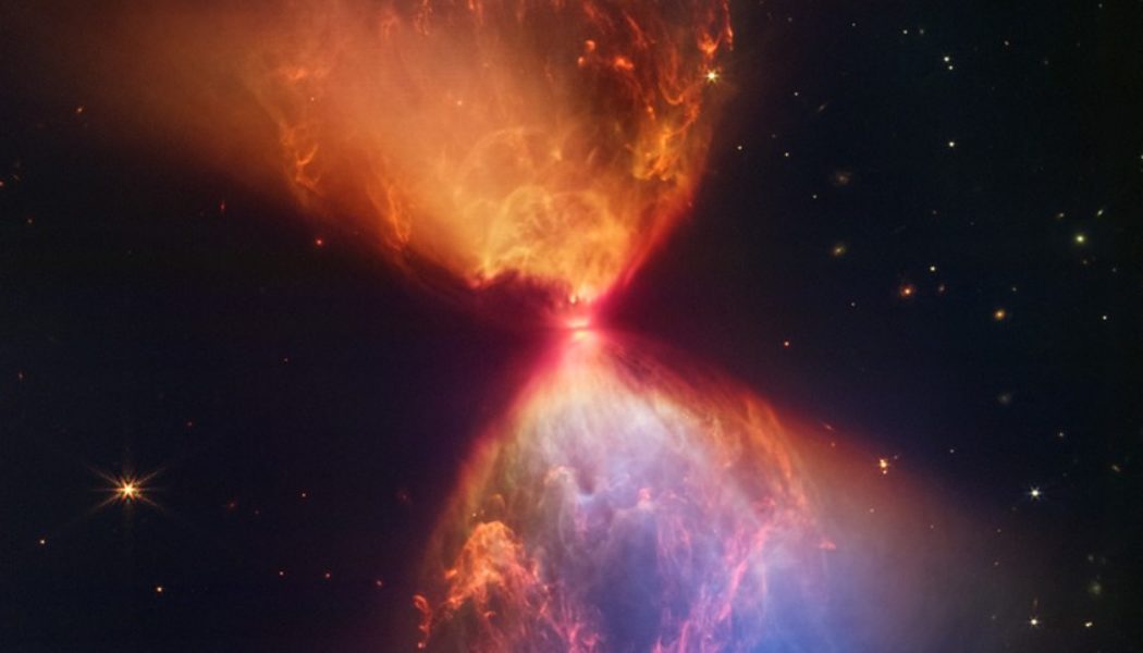 NASA’s Webb Telescope Captures “Hourglass” Photograph of Star Formation