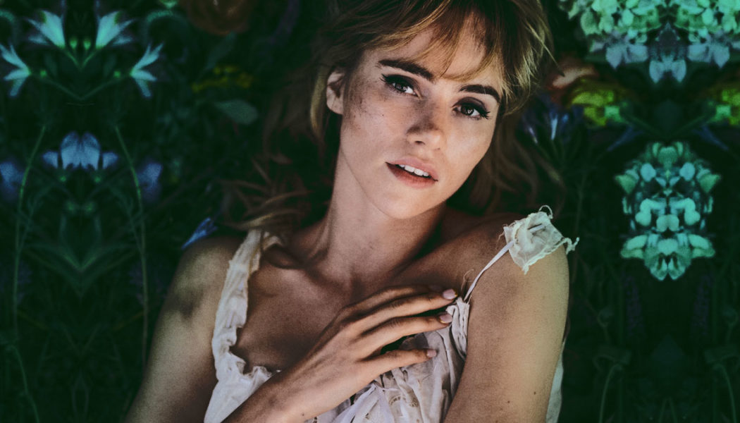 Suki Waterhouse on Her “Surreal” 2022 and What’s in Store for Her First Headlining Tour