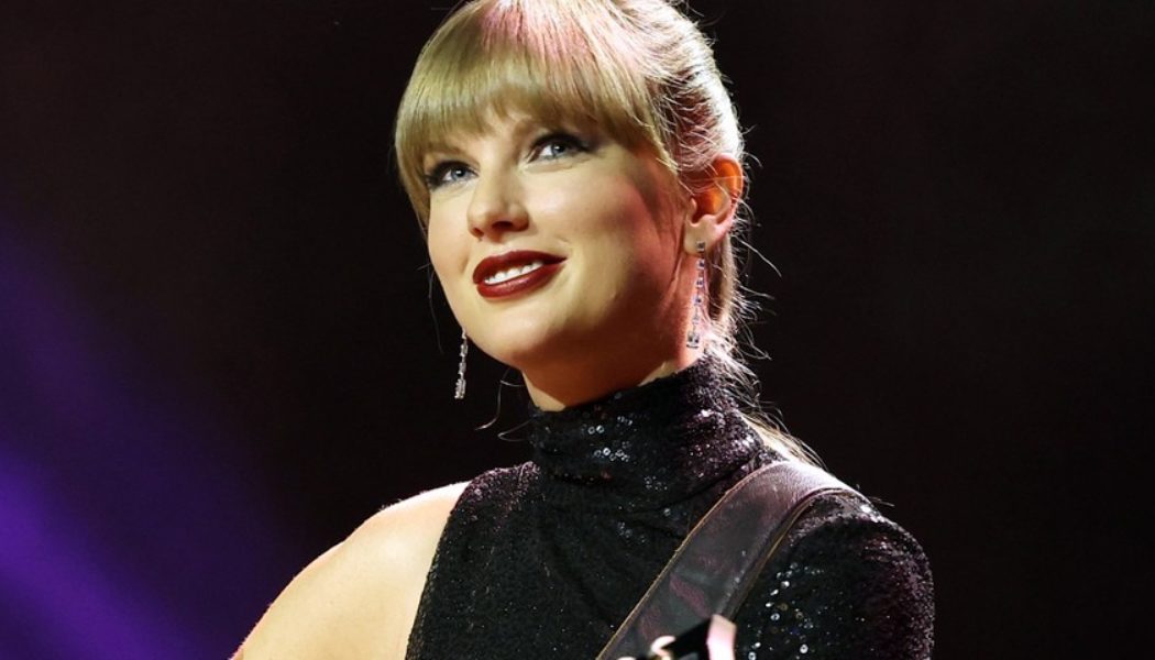 Taylor Swift Becomes First Artist to Chart Entire Top 10 on Billboard Hot 100